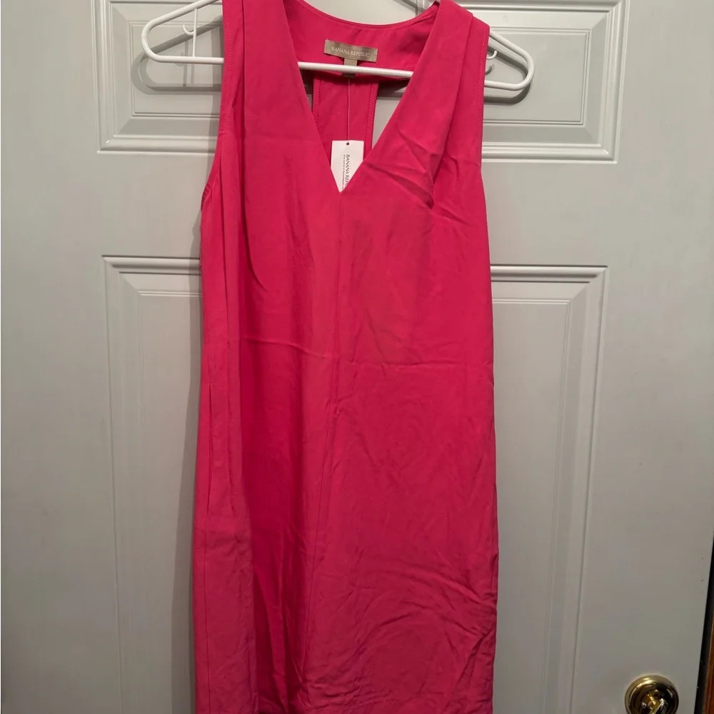 Banana Republic NWT Hot Pink V-Neck Racerback Sleeveless Pockets  Dress Sz 4 - Picture 2 of 6